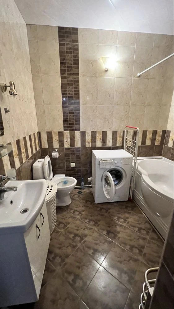 Комфортна квартира центрі міста горсад