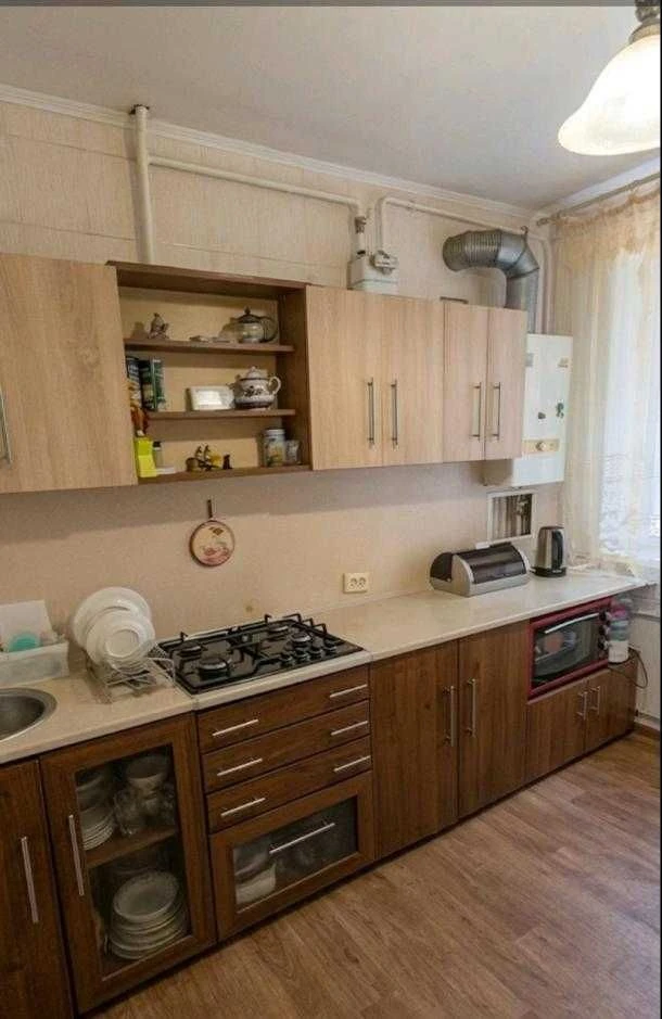 Продам 3 квартиру с ремонтом, сталинка, Холодная Гора