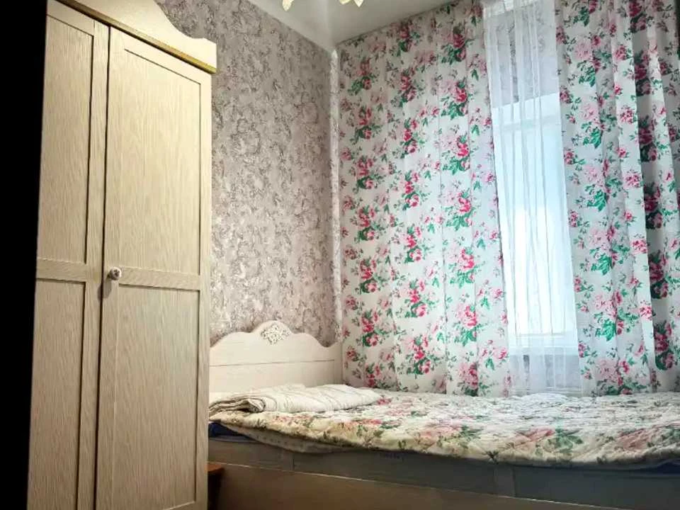Будинок. Дніпро, Змагання вул.
