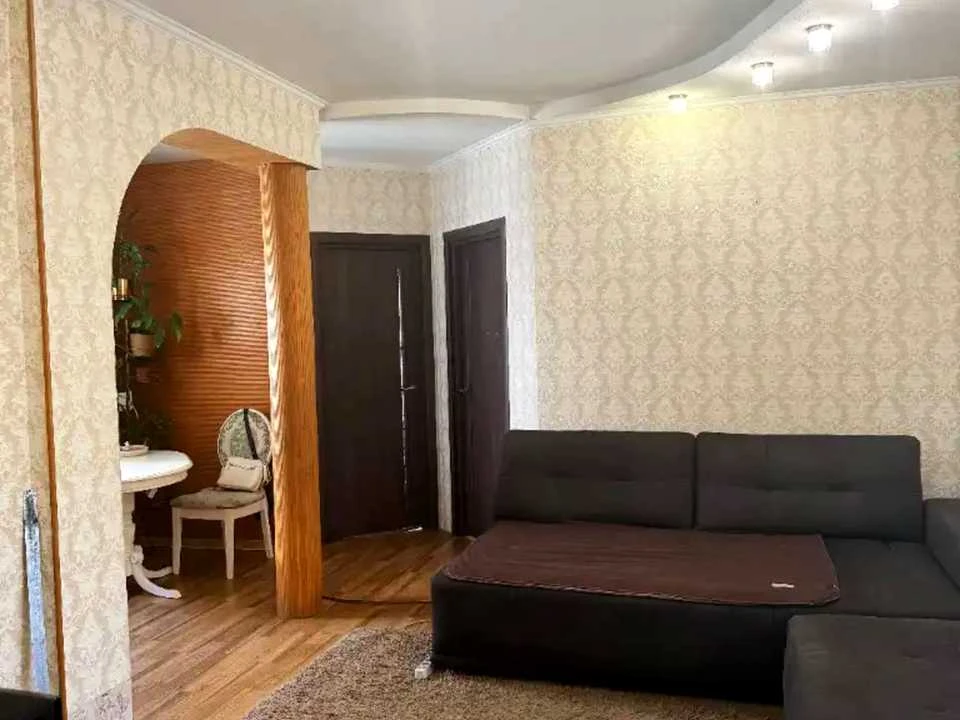 Будинок. Дніпро, Змагання вул.