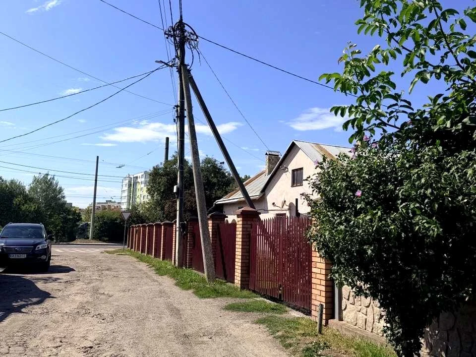 Ділянка. Львів