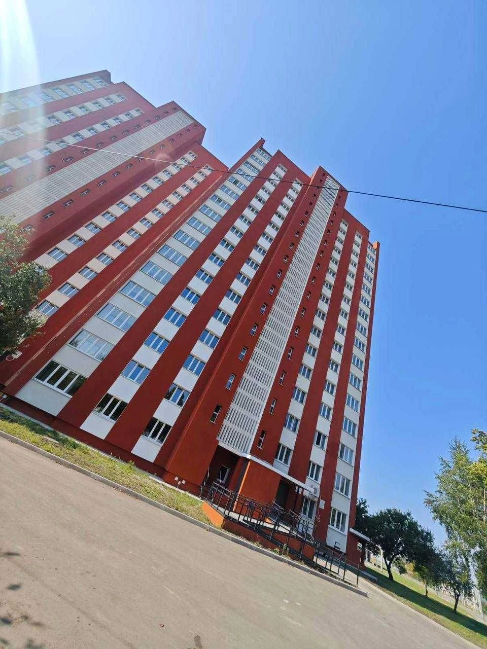 Продаж 3 х кімнатної квартири  на Наталіїї  Ужвій, 60