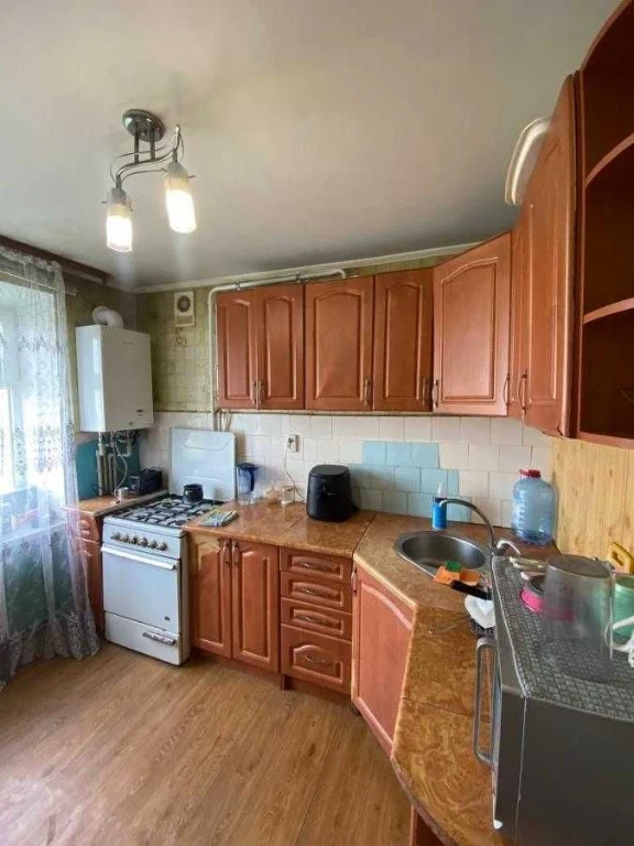 Продається 2 кімнатна квартира на вулиці Коновальця