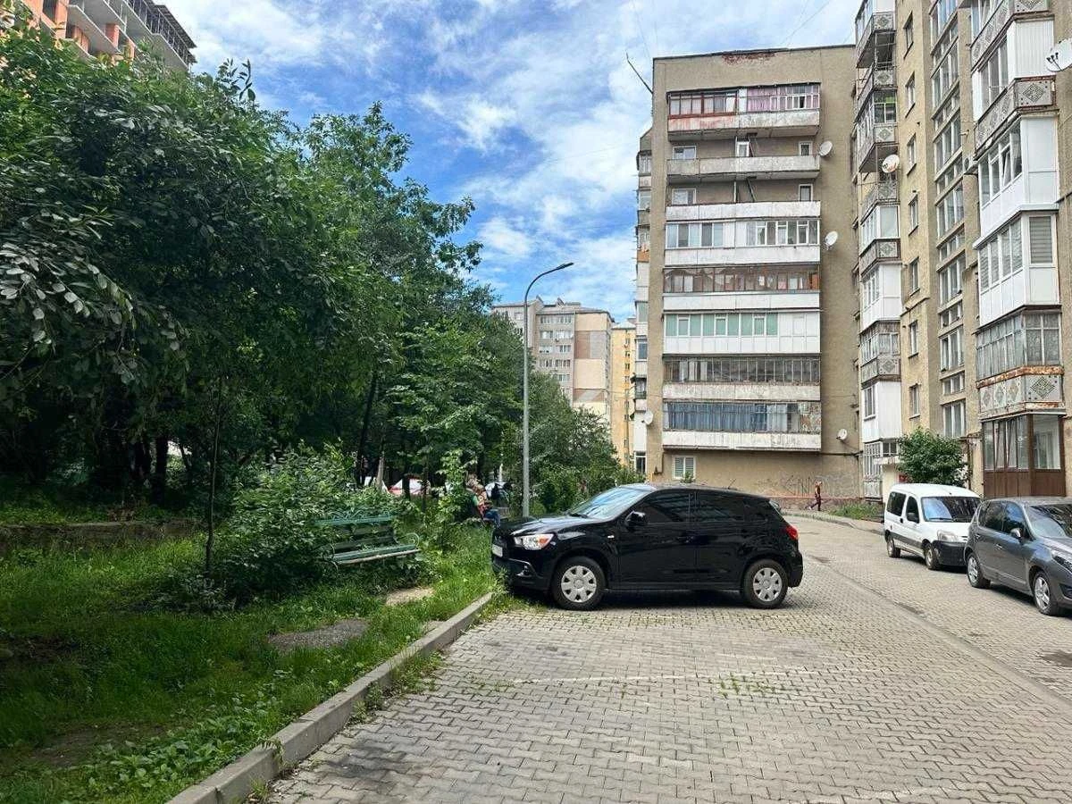 Продається 2 кімнатна квартира на вулиці Коновальця