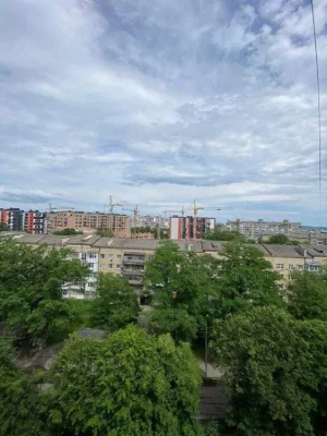 Продається 2 кімнатна квартира на вулиці Коновальця