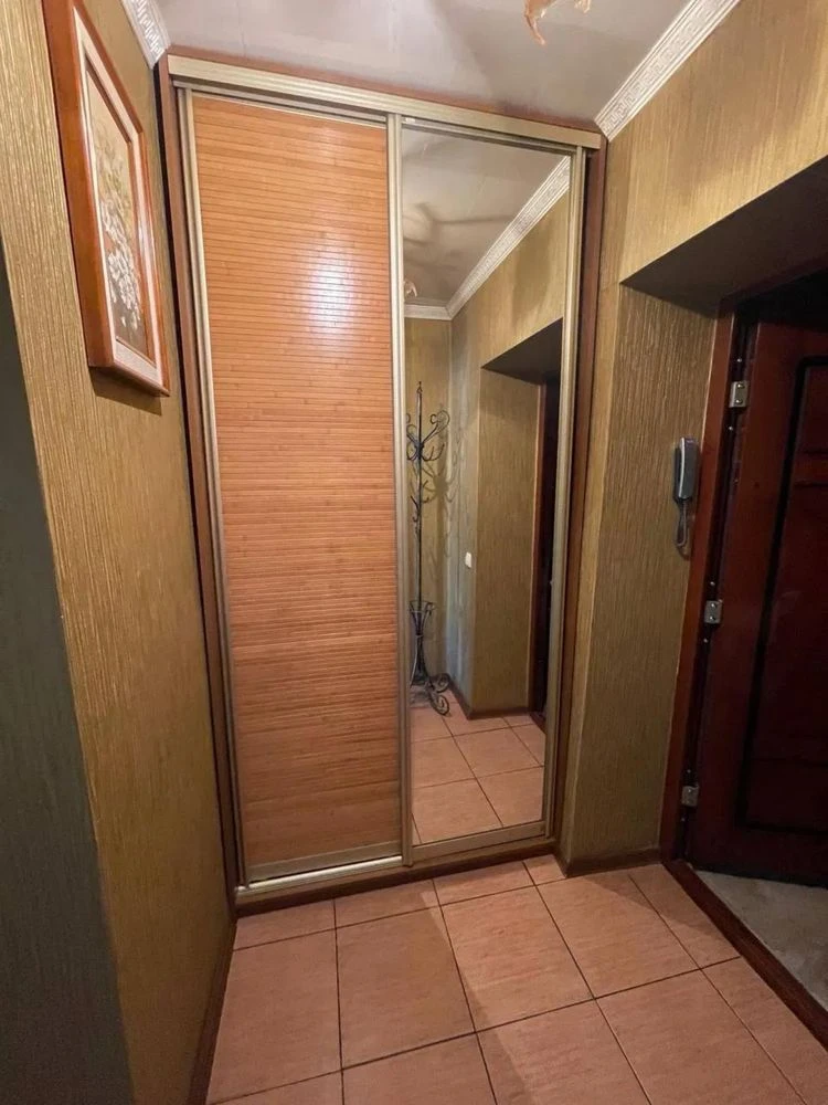 Продаж 1 кімн. квартира 30 м²  6/9 ц.вул.Кошиця 60000$