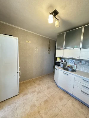 1к квартира вул. Райдужна 11