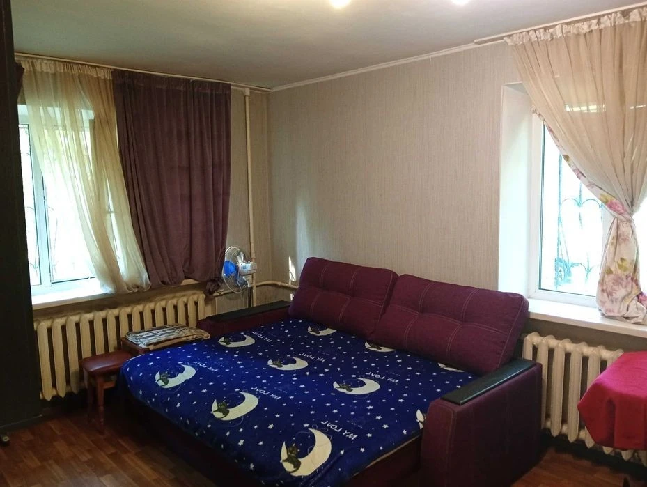1-room, Troitsko-Kyrylivska St., Kurenivka