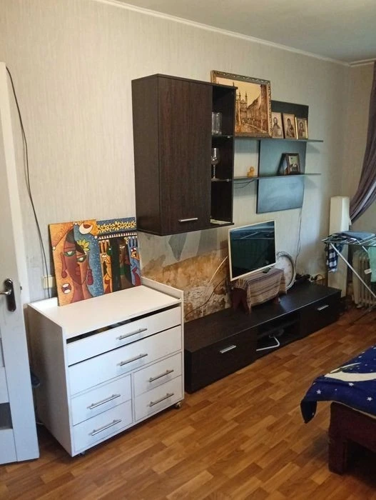 1-room, Troitsko-Kyrylivska St., Kurenivka