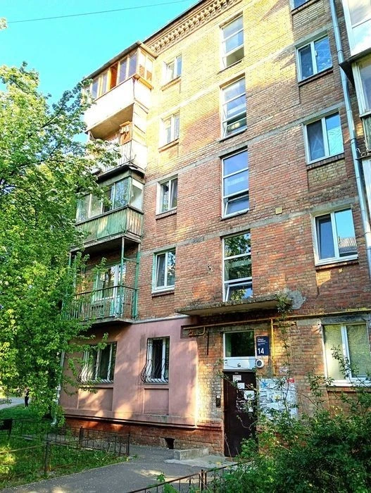 1-room, Troitsko-Kyrylivska St., Kurenivka