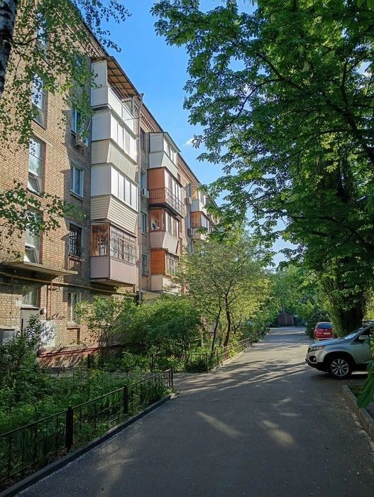 1-room, Troitsko-Kyrylivska St., Kurenivka