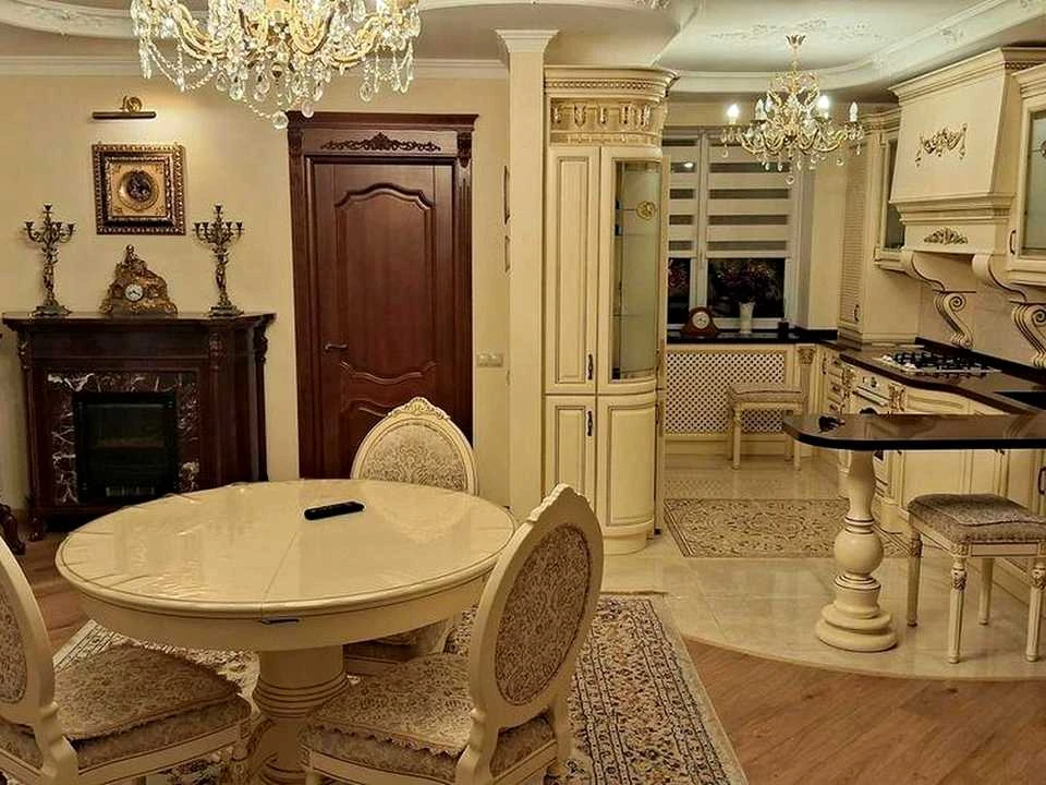 Будинок. Київ, Леся Курбаса просп.
