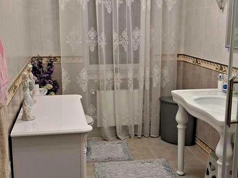 Будинок. Київ, Леся Курбаса просп.