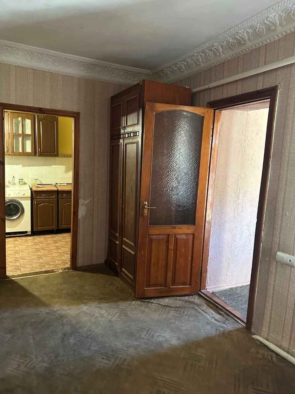 Продаю 2 комнатную  на Ушинского