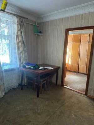 Продаю 2 комнатную  на Ушинского