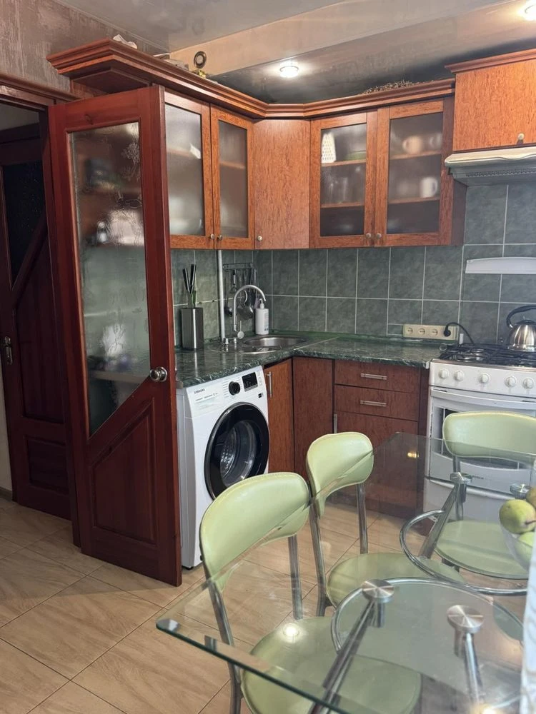 Продам 2 ком.кв с техникой и мебелью.Ул.Деповская