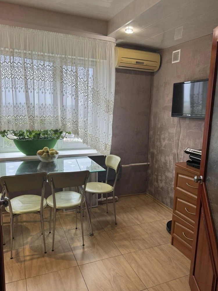 Продам 2 ком.кв с техникой и мебелью.Ул.Деповская