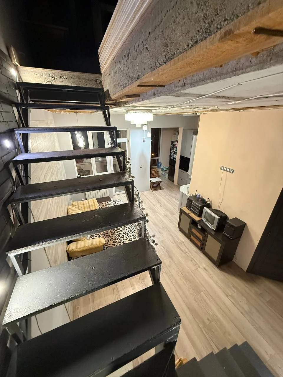 Продається простора 4-кімнатна дворівнева квартира 106 м² у