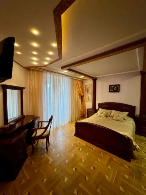 ПРОДАЖ 3-к. елітна квартира євроремонт 160м² вул.Тролейбусна