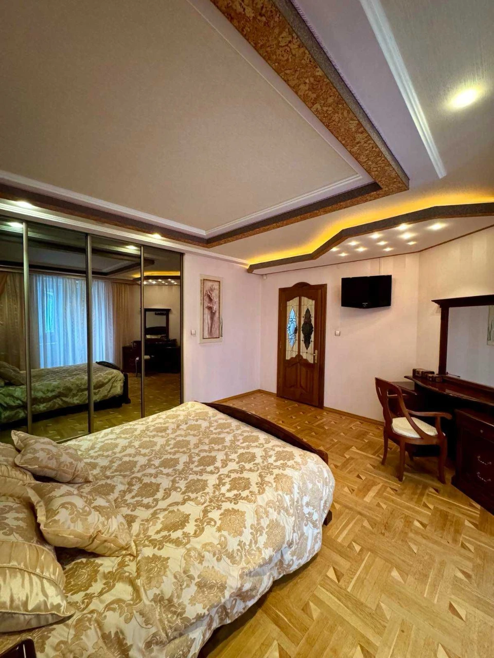 ПРОДАЖ 3-к. елітна квартира євроремонт 160м² вул.Тролейбусна