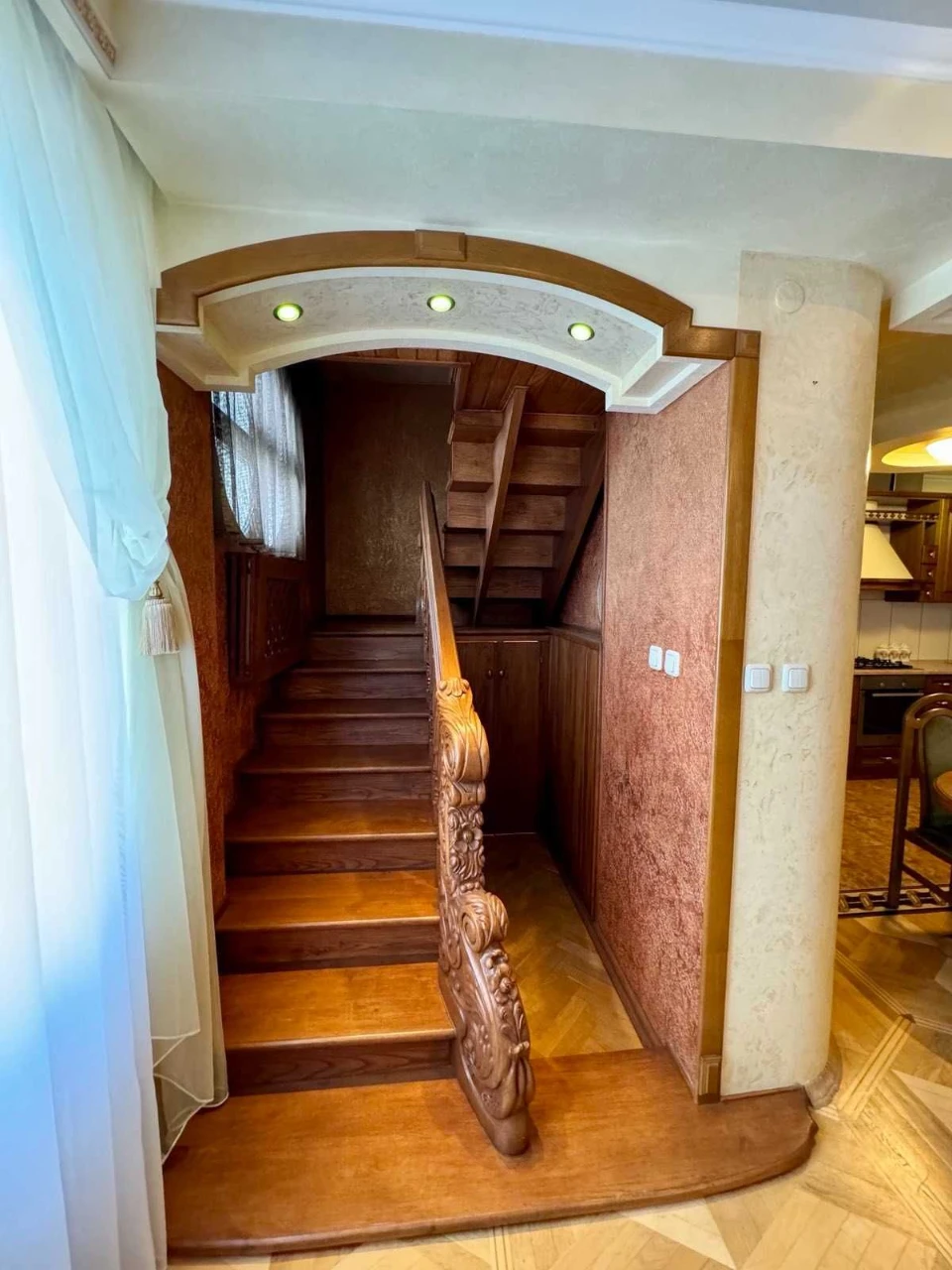 ПРОДАЖ 3-к. елітна квартира євроремонт 160м² вул.Тролейбусна