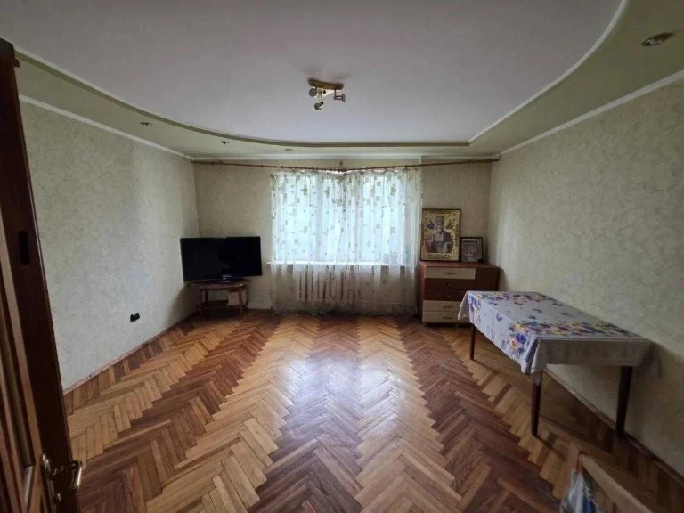 Терміновий продаж 3-кімнатна квартира,вул Миколайчука!