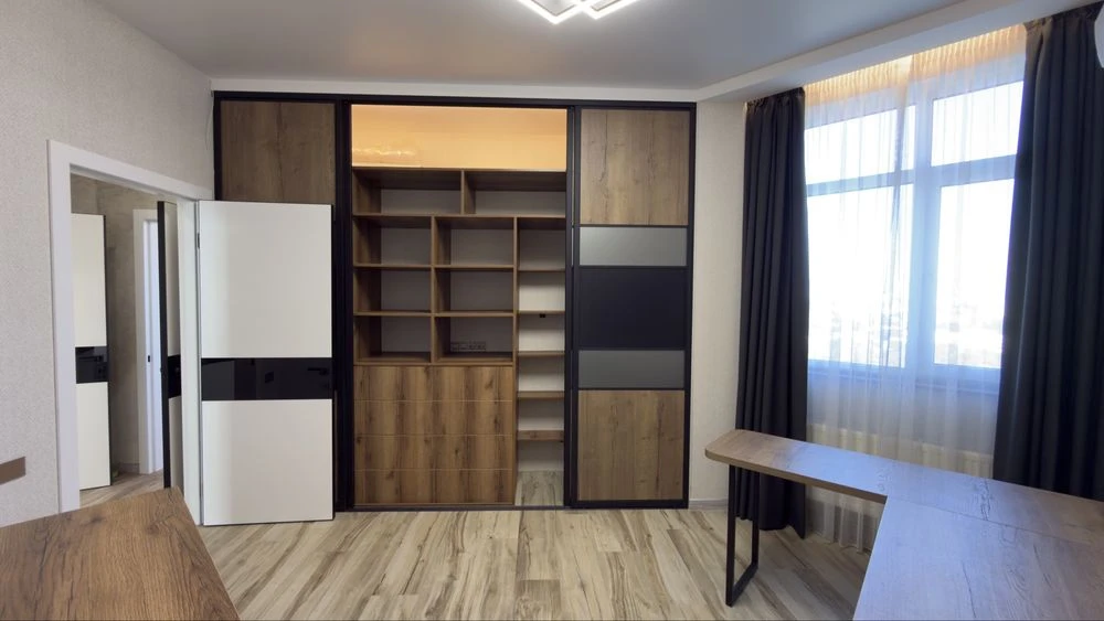 Продам 3 кімнатну квартиру в новому будинку на Краснова