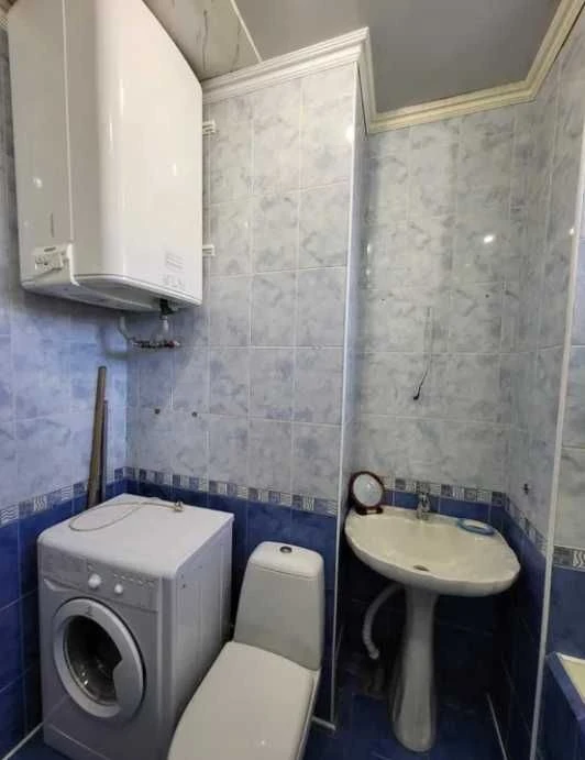 Продам 3 комнатную квартиру 54 м2 на 2 этаже метро Индустриа