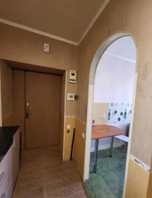 Продам 3 комнатную квартиру 54 м2 на 2 этаже метро Индустриа