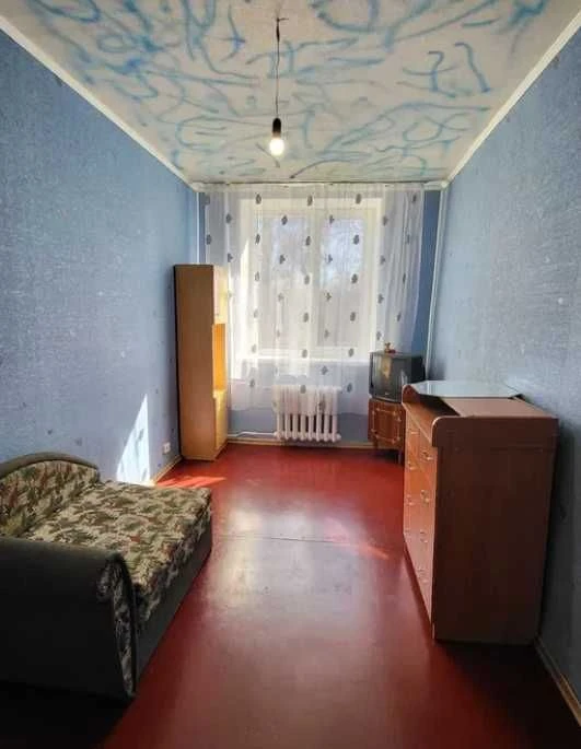 Продам 3 комнатную квартиру 54 м2 на 2 этаже метро Индустриа