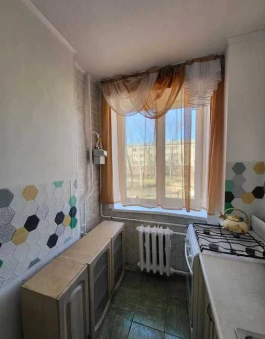 Продам 3 комнатную квартиру 54 м2 на 2 этаже метро Индустриа