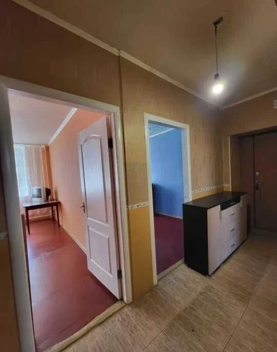 Продам 3 комнатную квартиру 54 м2 на 2 этаже метро Индустриа