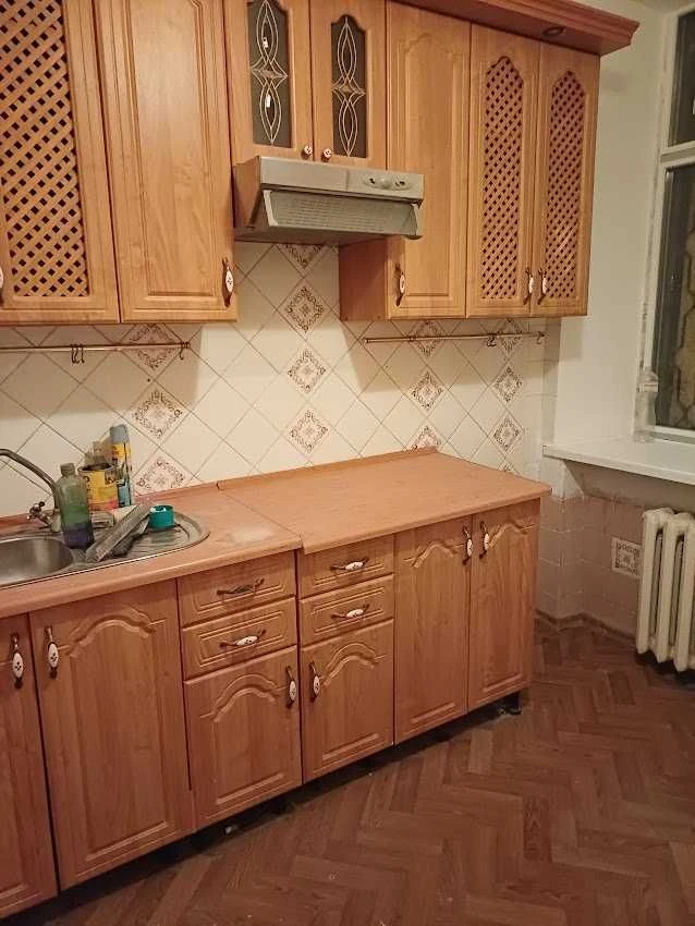 Продам  2-х квартиру на пр-те Науки, метро Научная