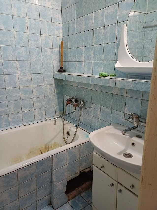 Продам  2-х квартиру на пр-те Науки, метро Научная