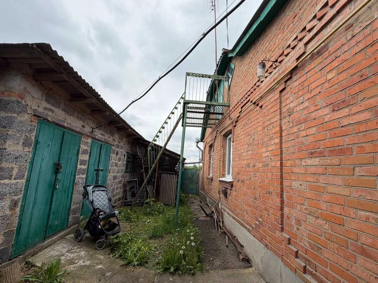 Продаж частини будинку