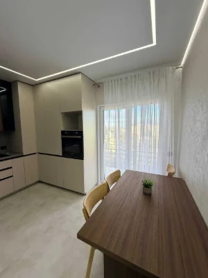 Продаж укомплектованої 2-кімнатної квартири по вул. Незалежн
