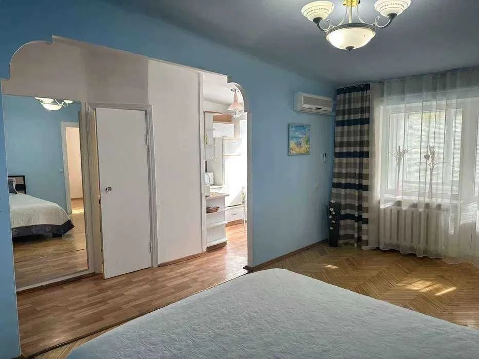 Продам 2-кімн. Лабораторна вул. 28, 43 м.кв