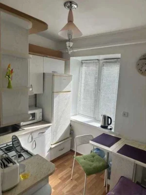 Продам 2-кімн. Лабораторна вул. 28, 43 м.кв