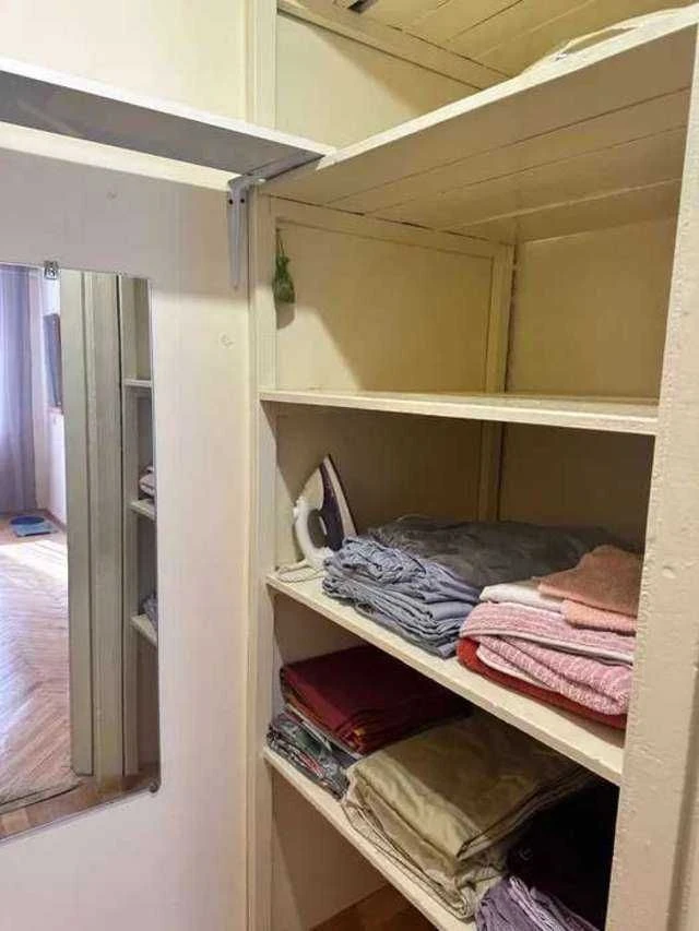 Продам 2-кімн. Лабораторна вул. 28, 43 м.кв