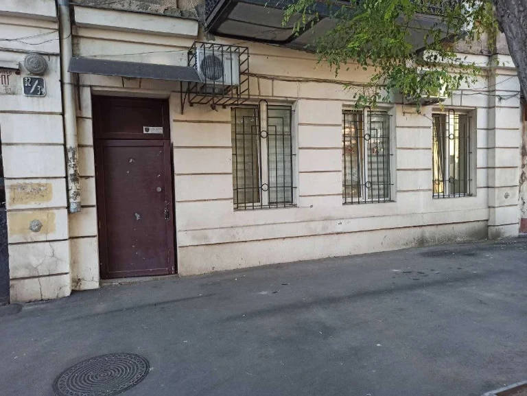 Продажа фасадной квартиры*Одесса -центр.77.6 кв.м.