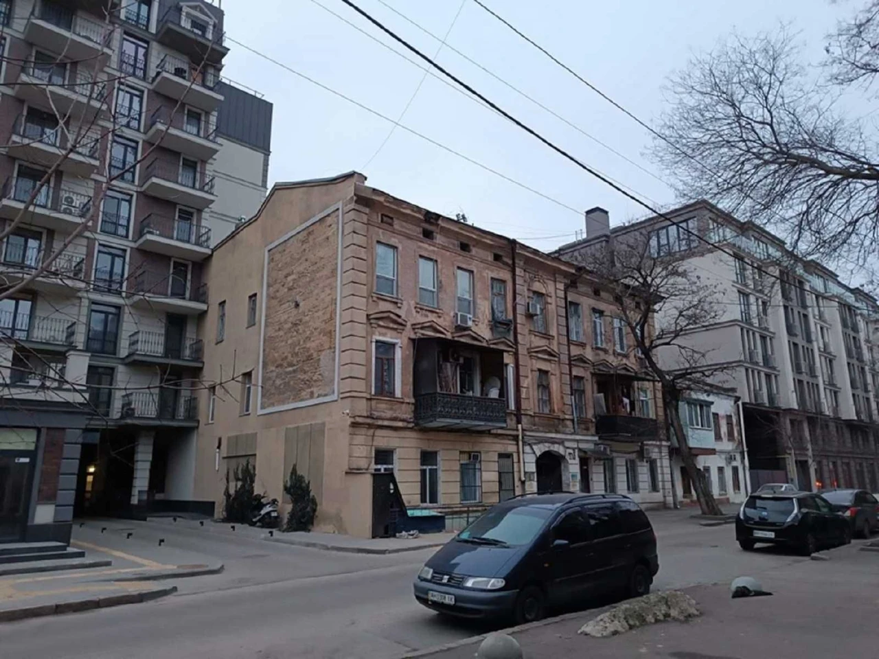 Продажа фасадной квартиры*Одесса -центр.77.6 кв.м.