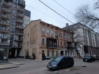 Продажа фасадной квартиры*Одесса -центр.77.6 кв.м.