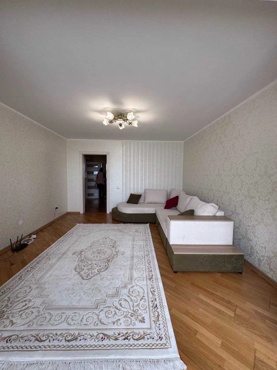 Продам 2-кім квартира в обжитій новобудові з  ремонтом, мебл