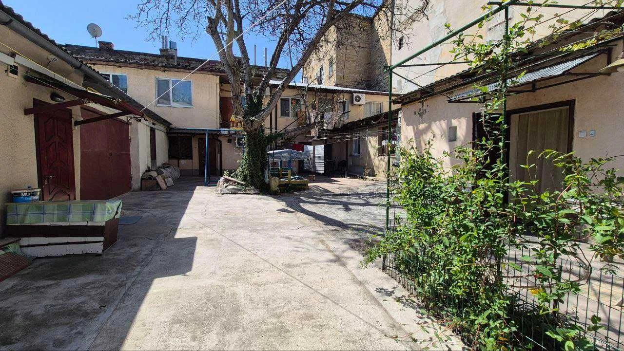 Продам 4-к квартиру 150 м² под бизнес – Асташкина, фасад, це