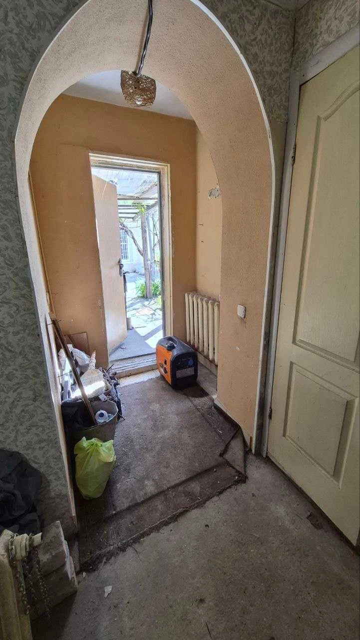 Продам 4-к квартиру 150 м² под бизнес – Асташкина, фасад, це