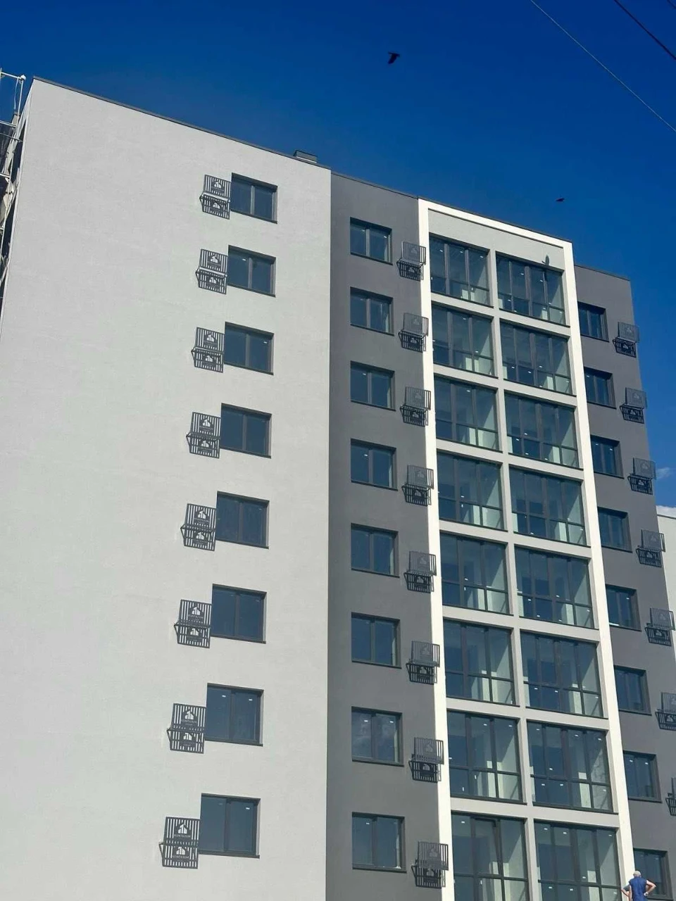 Продаю квартиру поруч парку