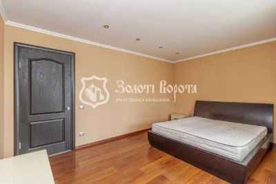 Sale of a 2-room apartment of 73 m², Darnytskyi Bul., 8