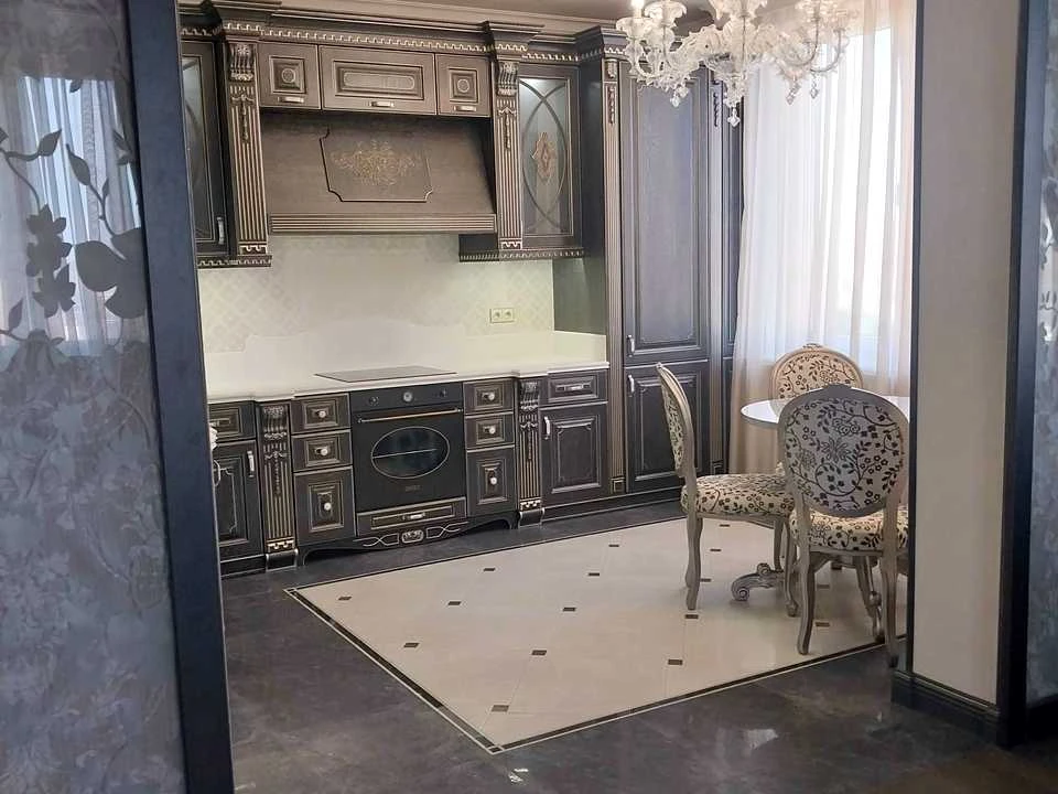 Квартира. Київ, Дмитрівська вул.