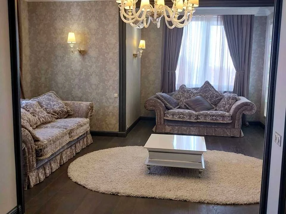 Квартира. Київ, Дмитрівська вул.