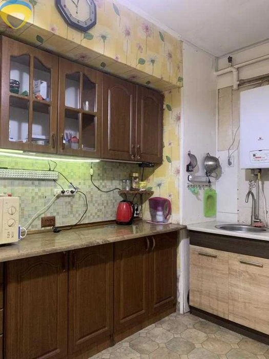Продам 2-комнатную квартиру с собственным двором на Черемушках, в